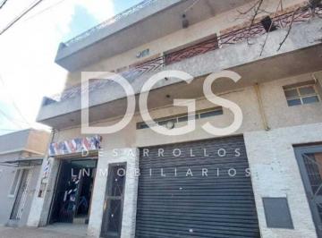 Casa · 240m² · 5 Ambientes · Casa Chalet en Venta en Banfield, Lomas de Zamora, G. B. a. Zona Sur