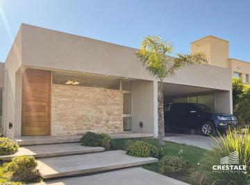 Casa · 247m² · 6 Ambientes · 2 Cocheras · Venta Casa 4 Dorm. San Sebastián Funes