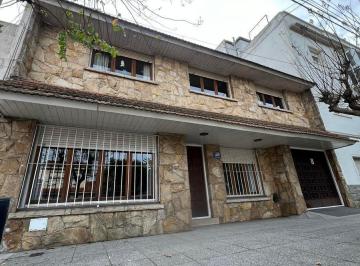 Departamento · 250m² · 6 Ambientes · 2 Cocheras · Departamento en San José