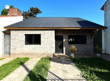 Casa de 4 ambientes, Miramar · Venta de Chalet