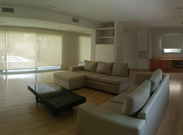 Casa · 200m² · 4 Ambientes · 1 Cochera