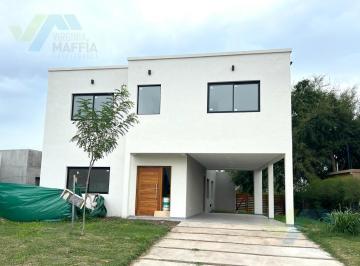 Casa · 172m² · 6 Ambientes · Venta de Casa 4 Domtorios/escritorio, Lote Al Verde, Santa Elena, Pilar del Este