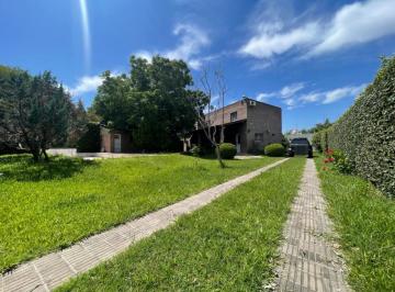 Casa · 60m² · 3 Ambientes · 2 Cocheras · Venta Casa con Pileta General Lagos