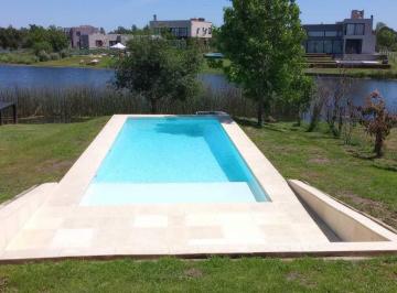 Casa · 160m² · 4 Ambientes · Casa con Pileta a La Laguna, en Alquiler Anual en El Cazal, Escobar