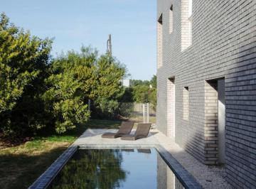 Casa · 240m² · 5 Ambientes · 2 Cocheras · Casa a Estrenar en Barrio Golf II de Costa Esmeralda