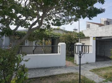 Casa · 62m² · 3 Ambientes · 1 Cochera · Casa en Villa Primera