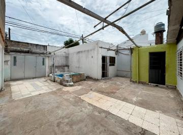 Casa · 86m² · 4 Ambientes · 1 Cochera · Venta/permuta - Casa de 2 Dorm.. España y Hospitales, Rosario. Apto Credito