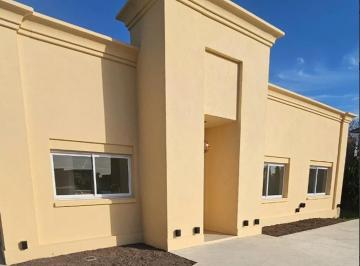 Casa · 151m² · 4 Ambientes · 1 Cochera · Casa El Nacional Club de Campo a Estrenar