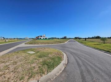 Terreno · 601m² · Mmc. Venta Lote en Barrio Village Joven, Bella Vista