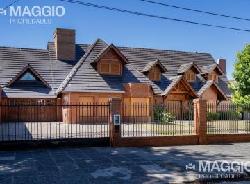 Casa · 600m² · 6 Ambientes · 8 Cocheras · Casa en Venta Villa Sarmiento Haedo