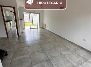 Casa · 157m² · 5 Ambientes · 2 Cocheras · Dúplex en Venta en Altos de Manantiales. 3 Dorm., 3 Baños, Escritura, Apto Credito