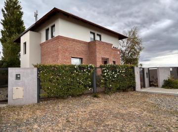 Casa · 189m² · 5 Ambientes · Casa en Río Gallegos