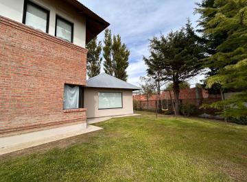 Casa · 189m² · 5 Ambientes · Casa en Río Gallegos