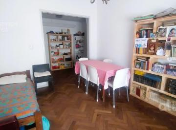 Departamento · 61m² · 3 Ambientes · Venta. Departamento 3 Ambientes con Balcón en Once
