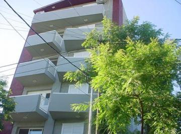 Departamento de 3 ambientes, San Juan · Amplio Dpto. Céntrico 2 Dorm., Laprida y Salta, San Juan