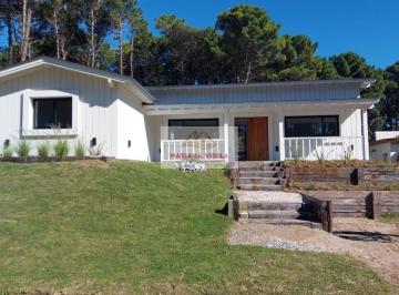 Casa · 200m² · 6 Ambientes · 1 Cochera · Casa en Venta en Barrio Pioneros de Pinamar. Posibilidad de Financiacion!