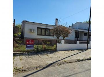 Casa · 205m² · 4 Ambientes · 1 Cochera · Casa de 3 Dorm. con Amplio Jardín! Barrio Abadia - Victoria Entre Rios