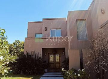 Casa · 262m² · 5 Ambientes · Casa en Alquiler en Ayres Plaza, Pilar, G. B. a. Zona Norte
