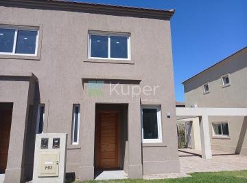 Casa · 75m² · 3 Ambientes · 1 Cochera · Casa Dúplex en Venta en Saravi Village, Pilar, G. B. a. Zona Norte