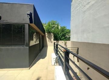 Casa · 90m² · 4 Ambientes · 1 Cochera · Casa de 2 Plantas con Terraza en Monte Castro - Apto Crédito