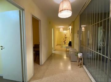 Local comercial · 80m² · 7 Ambientes · Amplio Local - Calle Belgrano 54