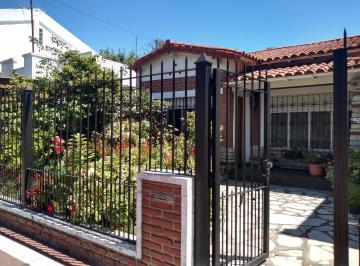 Casa de 3 ambientes, Vicente López · Muy Lindo Chalet en Lote Propio
