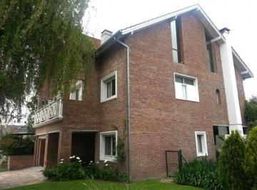 Casa · 412m² · 6 Ambientes · 1 Cochera · Casa Chalet en Venta en La Colina, Don Torcuato, Tigre