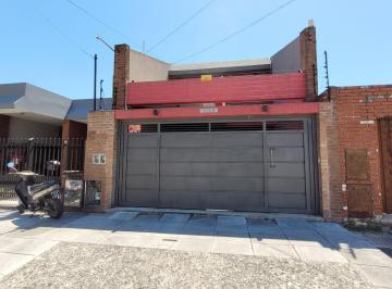 Casa de 4 ambientes, Morón · Excelente Casa de 4 Ambientes Sobre Lote de 288 m² con Parque y Piscina