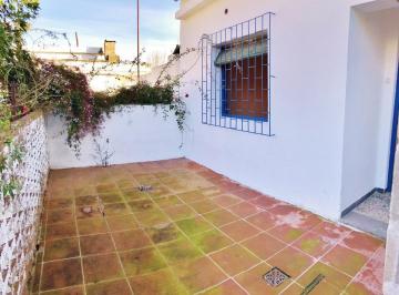 Casa · 43m² · 2 Ambientes · Colonia - Venta Casa en Excelente Ubicación Céntrica