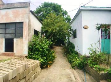 Casa · 300m² · 4 Ambientes · Colonia - Venta de Casa de 2 Dorm. y Apartamento