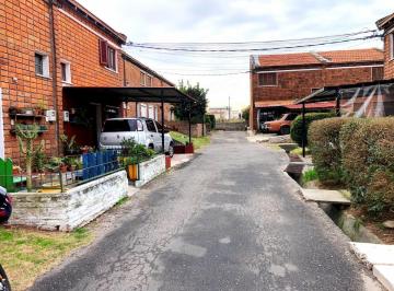 Departamento · 4 Ambientes · 1 Cochera · Colonia - Venta Casa de 3 Dorm. en Complejo