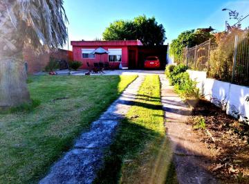 Casa · 114m² · 3 Ambientes · Colonia - Venta Casa de 2 Dorm. con Buen Parque