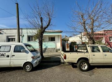 Casa · 90m² · 3 Ambientes · Colonia - Venta Casa de 2 Dorm. con Patio