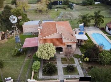 Casa · 449m² · 4 Ambientes · Colonia, Riachuelo - Venta de Casa de 3 Dorm. con Piscina Galpón y Excelente Parque