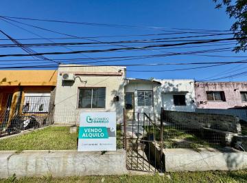 Casa · 106m² · 4 Ambientes · Colonia - Venta de Dos Casas en Zona de Dos Avs