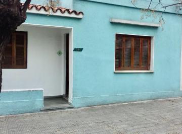Casa · 270m² · 5 Ambientes · Casa en Venta en Pueblo Nuevo de 3 Dorm. con Patio