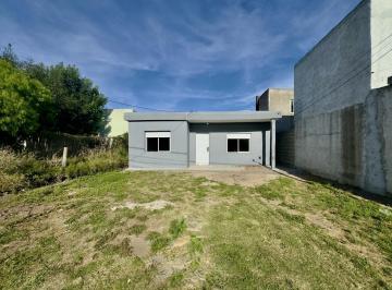 Casa · 63m² · 3 Ambientes · Casa en Venta de 2 Dorm. con Gran Patio