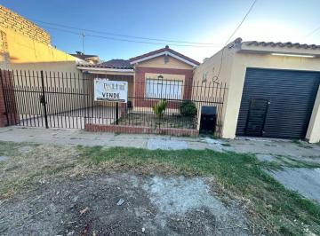Casa · 150m² · 4 Ambientes · Se Vende Casa de 4 Ambientes Apta Credito Hipotecario - Florencio Varela - Bosques