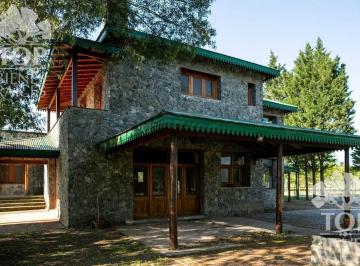 Casa · 744m² · 7 Ambientes · Magnifica Chacra en Las Vizcacha