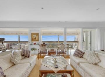 Casa · 285m² · 4 Ambientes · 2 Cocheras · Piso de 5 Ambientes en Torre Aisenson, Palermo Chico
