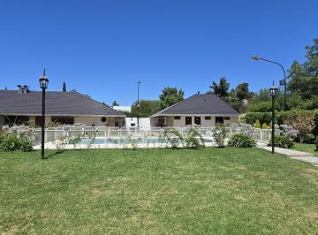 Quinta vacacional · 250m² · 7 Ambientes · Quinta en Venta El Pato