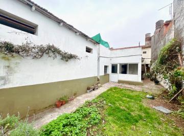Casa de 6 ambientes, San Isidro · Retasado - Venta Propiedad Multifamiliar - 2 Viviendas + Local