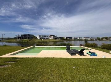 Casa de 8 ambientes, Escobar · Casa con Excelente Diseño en Barrio Marinas Puertos del Lago
