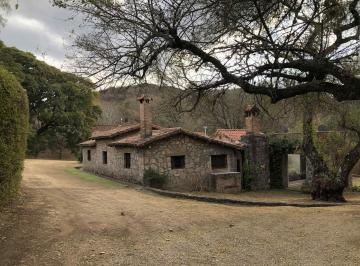 Casa · 380m² · 10 Ambientes · Venta Excelente Casa en La Granja