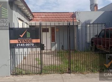 Casa · 200m² · Casa Venta en Zona Comercial Barrio Malvinas Monte Grande