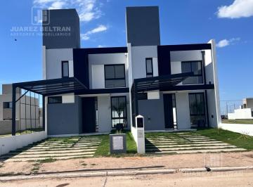 Frente · Duplex en Venta en Quebradas de Manantiales - 3 Dorm. Patio Asador Cochera