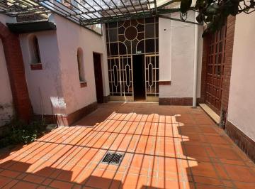 Casa de 8 ambientes, San Miguel de Tucumán · Bº Sur - Casa Venta - 4 Dorm.