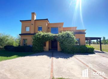 Casa · 208m² · 6 Ambientes · 1 Cochera · Casa en Venta 2 Dorm. La Carolina Country Club Piñero Santa Fe Oportunidad Retasada