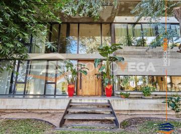 Casa · 700m² · 6 Ambientes · 1 Cochera · Casa en Venta San Diego Country Club Moreno