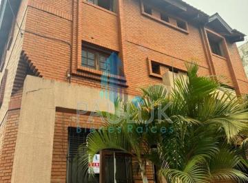 Edificio · 750m² · 30 Ambientes · Espectacular Propiedad: Edificio de 2 Pisos y Dos Casas con Varios Dorm.